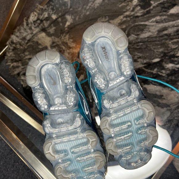 NIKE VAPORMAX Size 6.5 - Picture 6 of 6